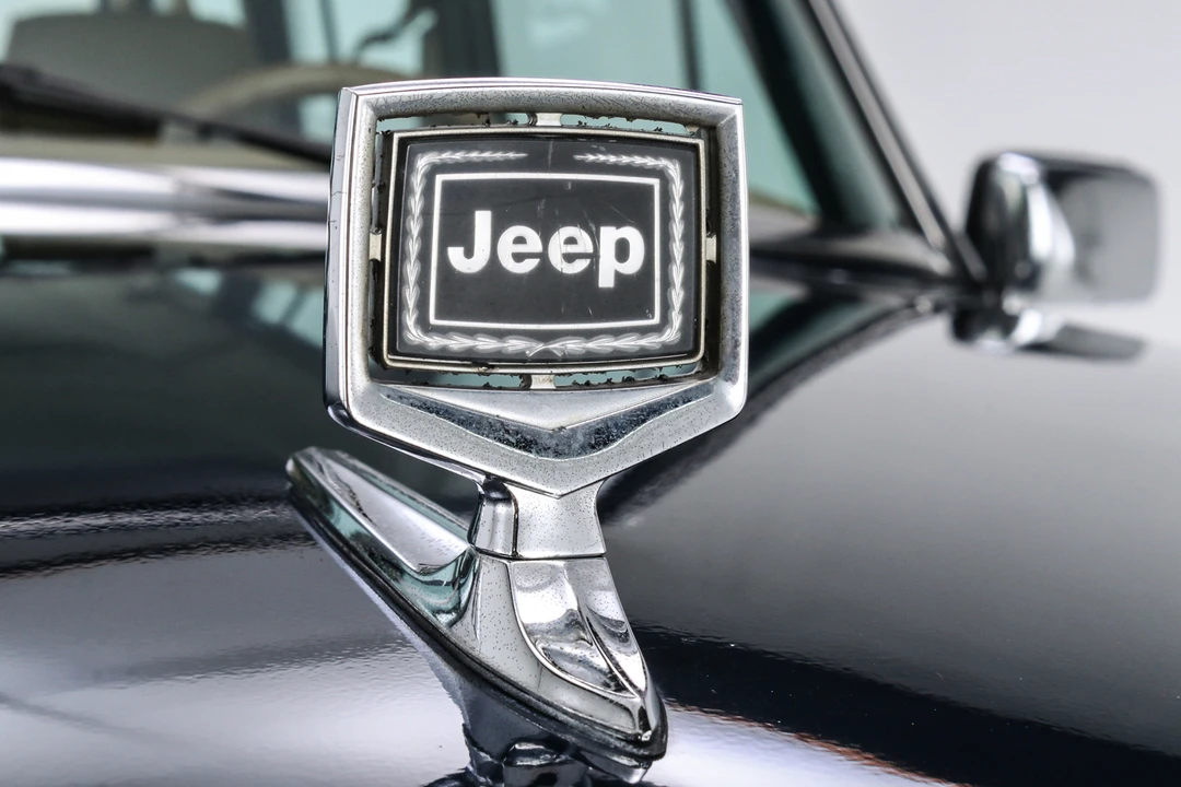 1987 Jeep SJ Grand Wagoneer - Image 19 of 31
