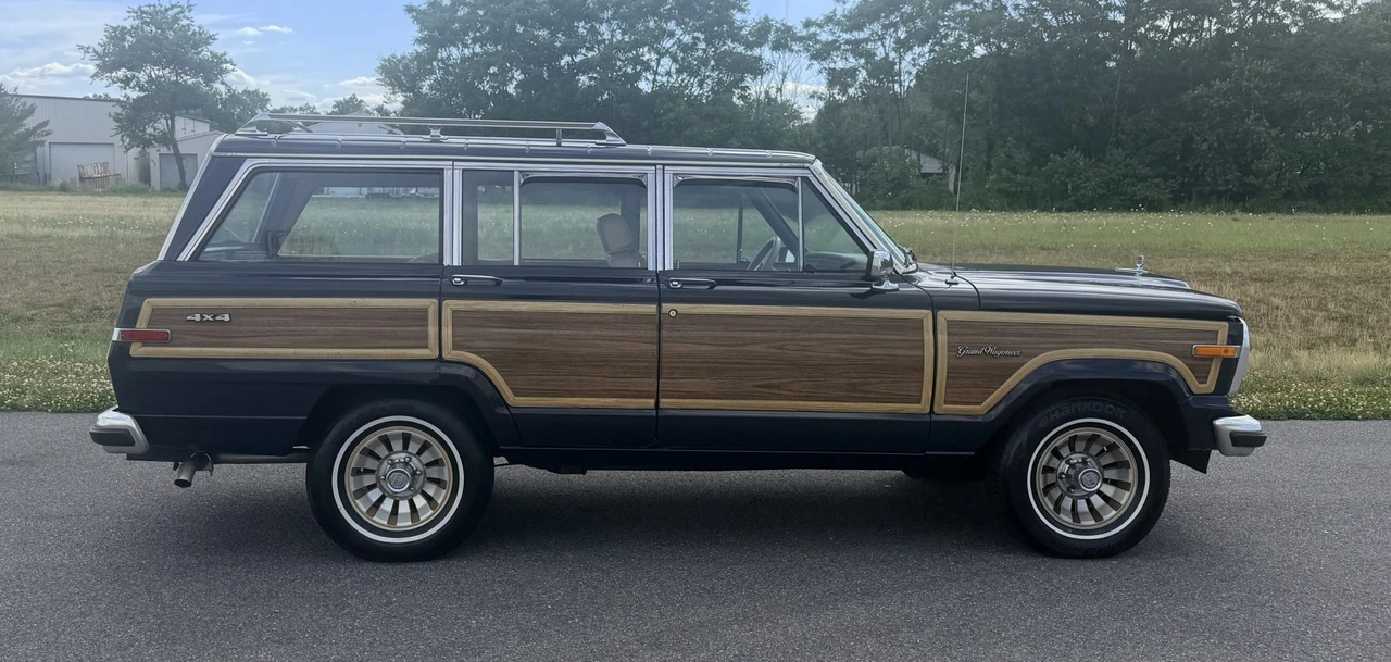 1987 Jeep SJ Grand Wagoneer - Image 25 of 31
