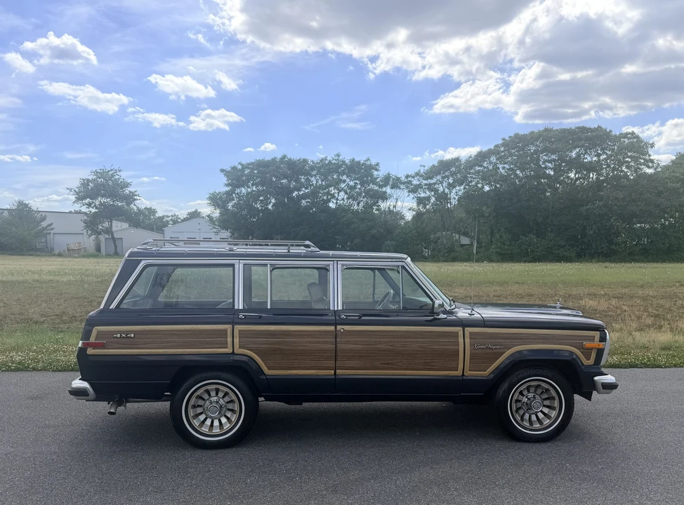 1987 Jeep SJ Grand Wagoneer - Image 27 of 31