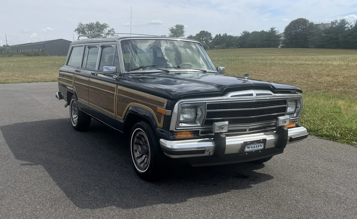 1987 Jeep SJ Grand Wagoneer - Image 19 of 31