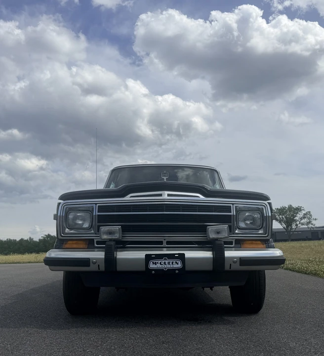 1987 Jeep SJ Grand Wagoneer - Image 8 of 31