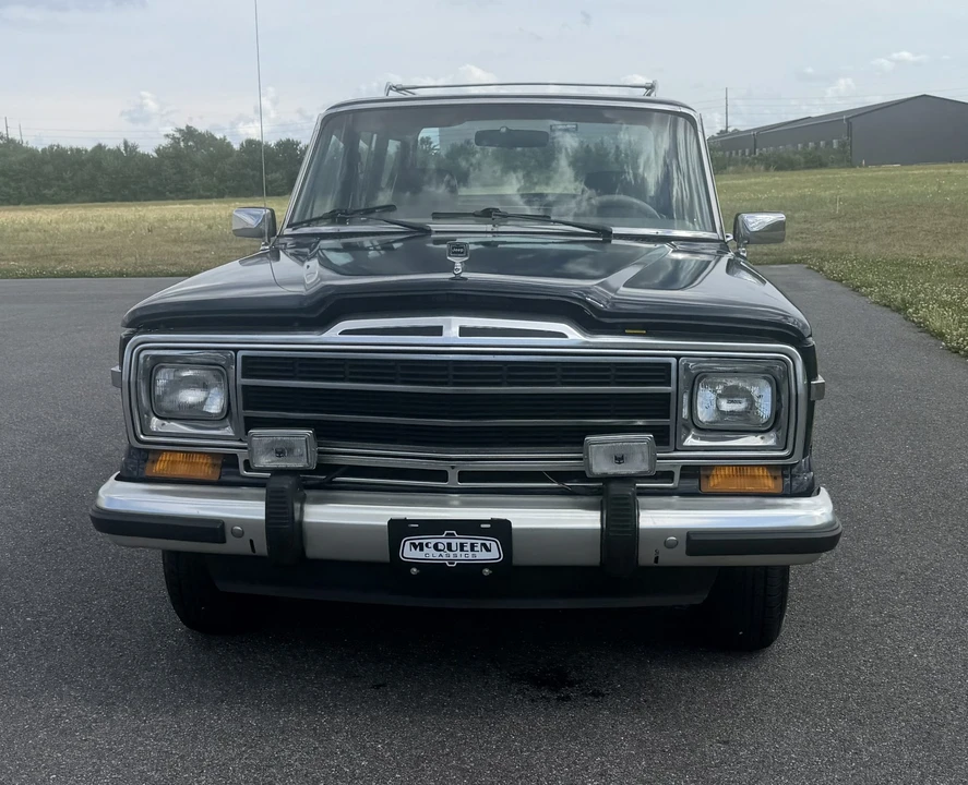1987 Jeep SJ Grand Wagoneer - Image 4 of 31