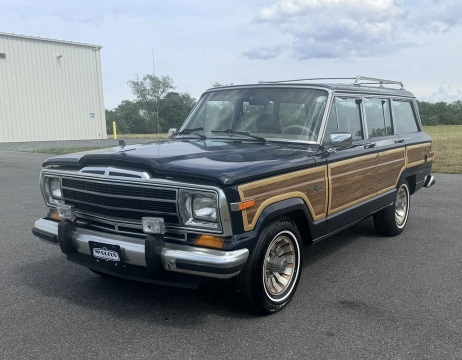 1987 Jeep SJ Grand Wagoneer - Image 2 of 31