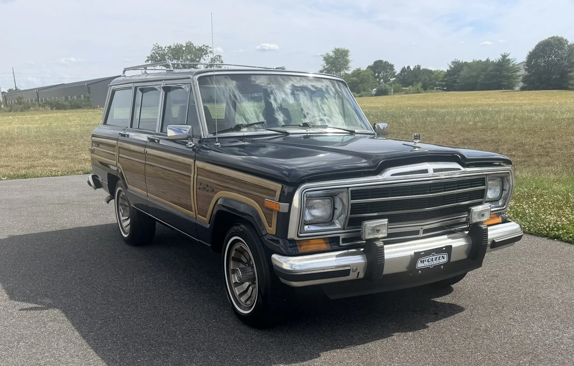 1987 Jeep SJ Grand Wagoneer - Image 17 of 31