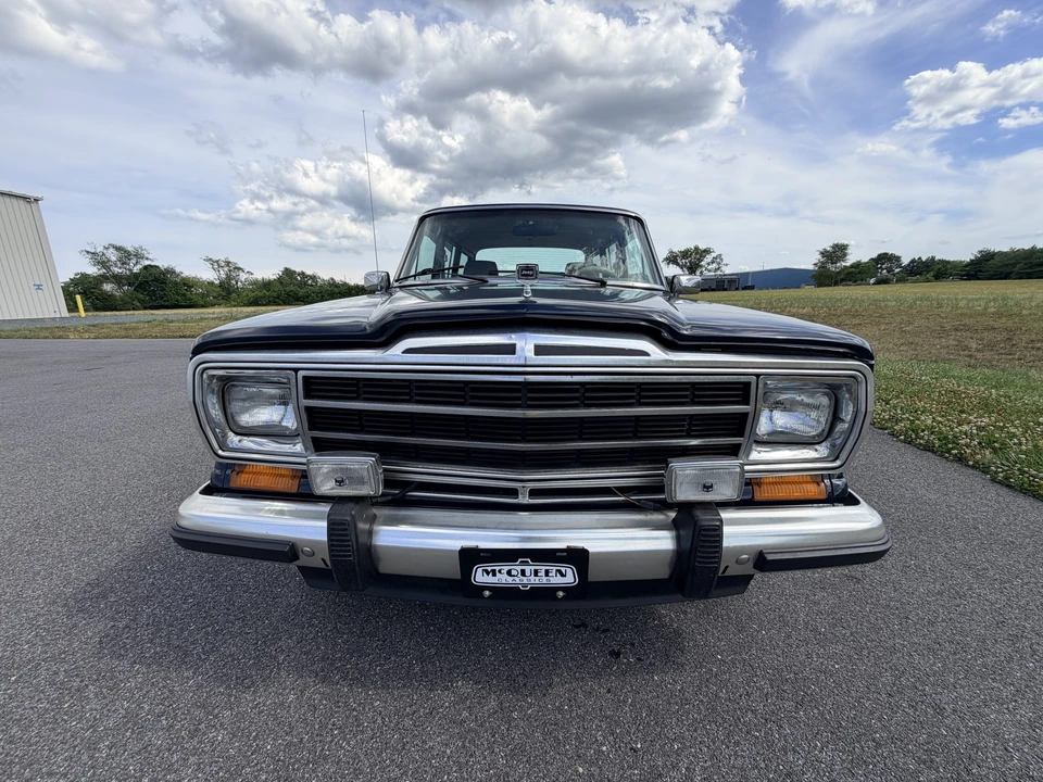 1987 Jeep SJ Grand Wagoneer - Image 10 of 31