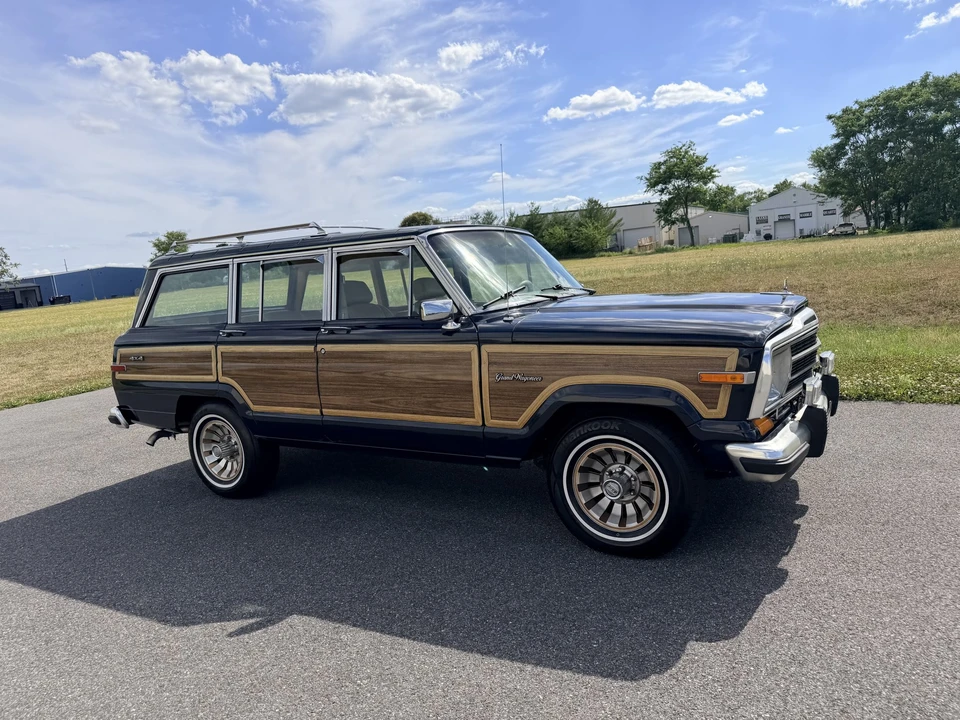 1987 Jeep SJ Grand Wagoneer - Image 21 of 31