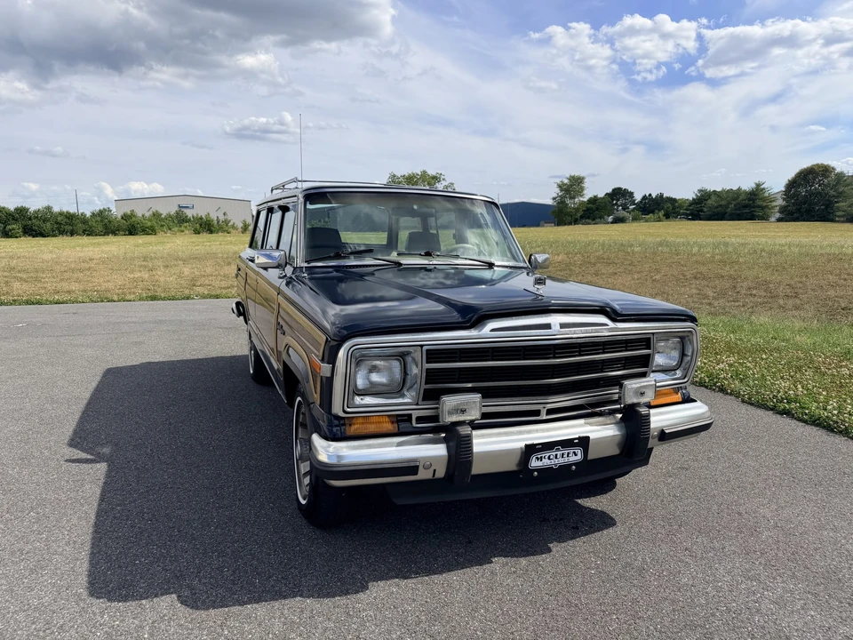1987 Jeep SJ Grand Wagoneer - Image 14 of 31
