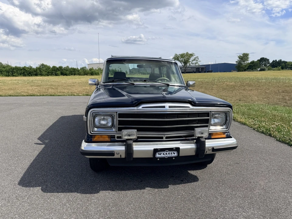 1987 Jeep SJ Grand Wagoneer - Image 11 of 31