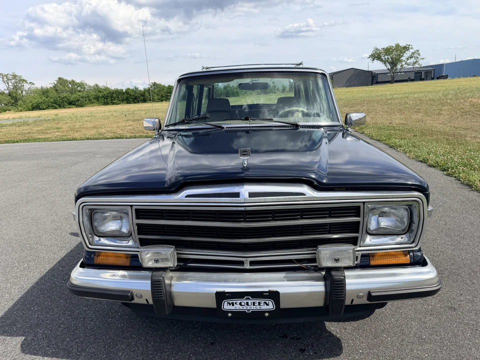 1987 Jeep SJ Grand Wagoneer - Image 9 of 31