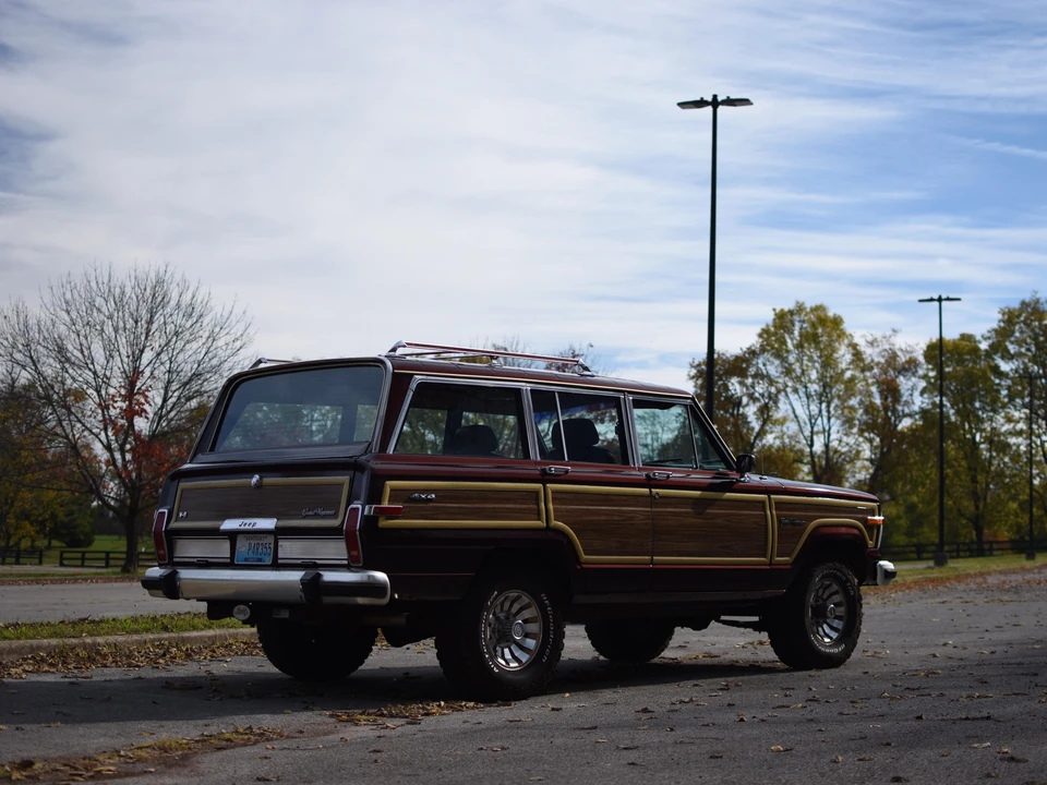 1987 Jeep SJ Grand Wagoneer - Image 23 of 31