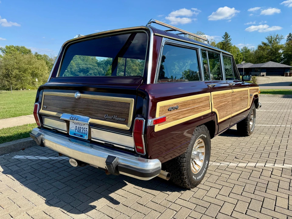 1987 Jeep SJ Grand Wagoneer - Image 21 of 31
