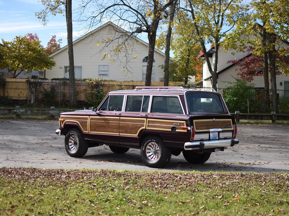 1987 Jeep SJ Grand Wagoneer - Image 16 of 31