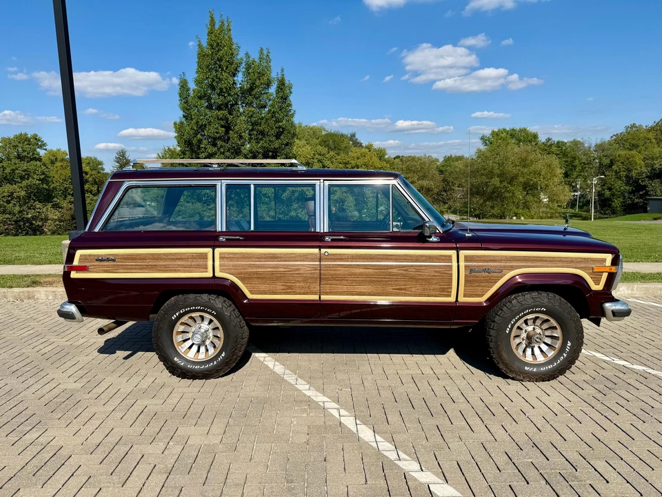 1987 Jeep SJ Grand Wagoneer - Image 24 of 31