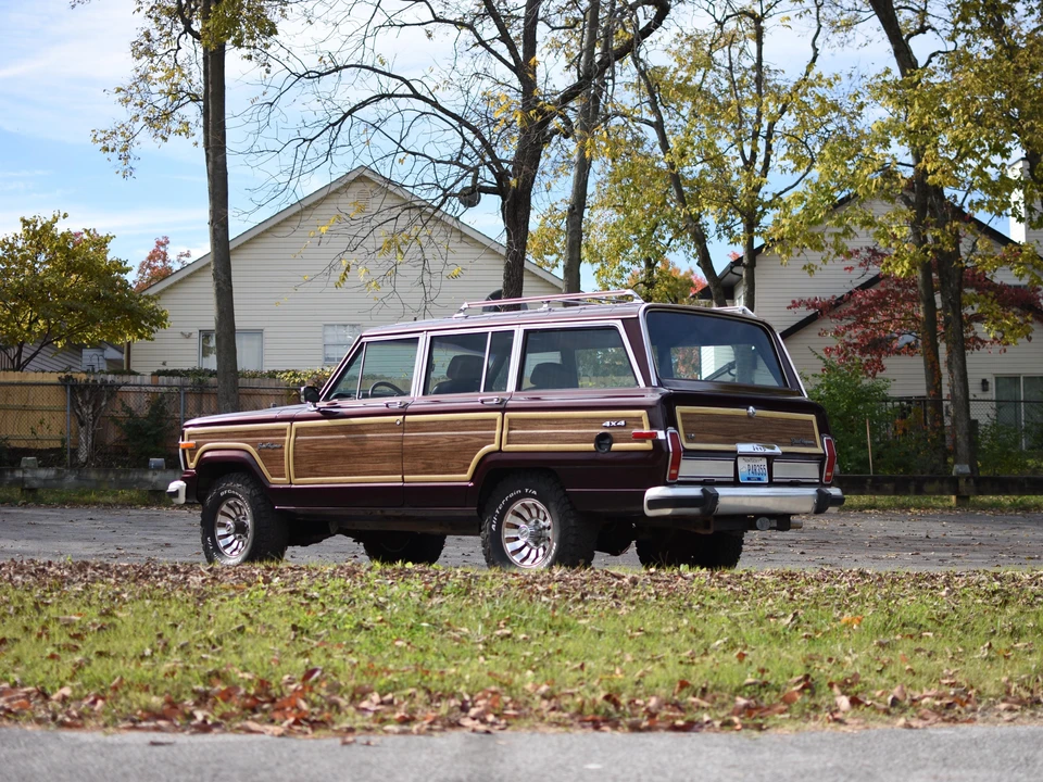 1987 Jeep SJ Grand Wagoneer - Image 15 of 31