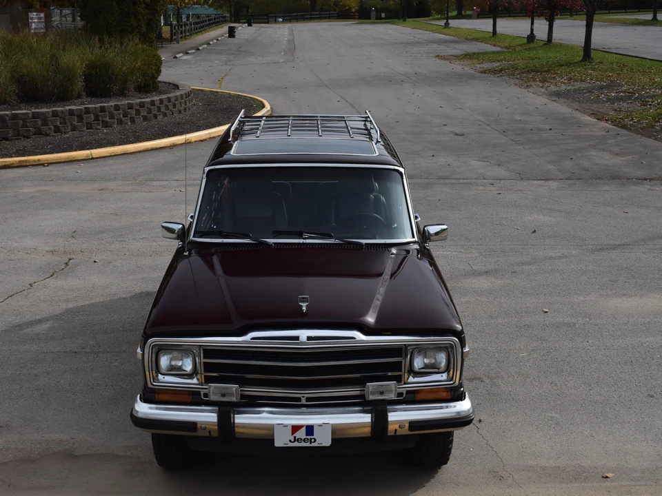 1987 Jeep SJ Grand Wagoneer - Image 9 of 31