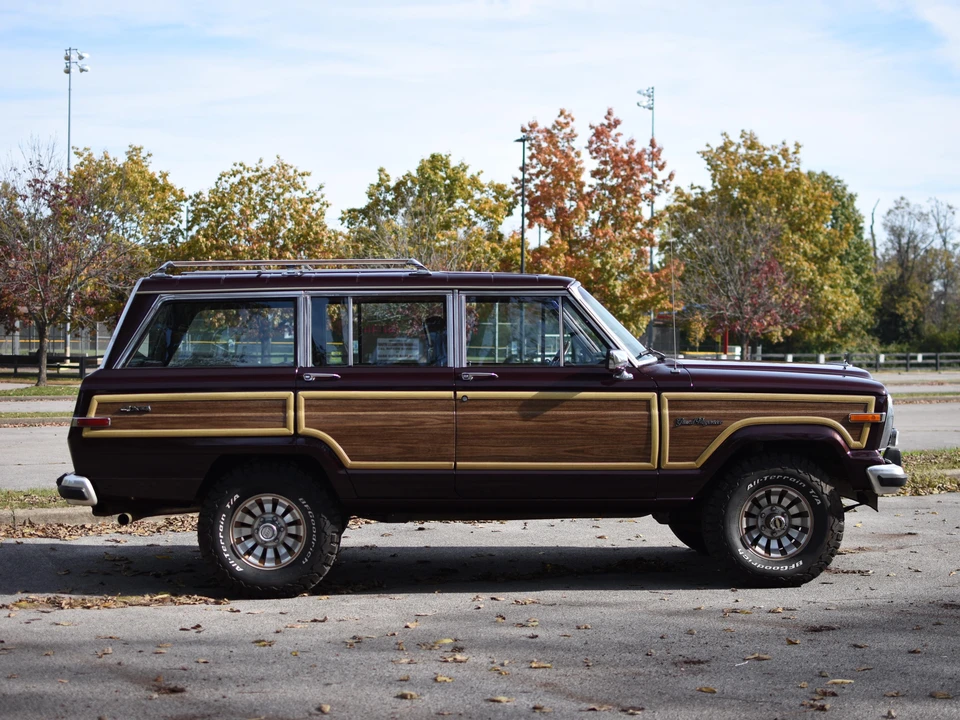 1987 Jeep SJ Grand Wagoneer - Image 25 of 31