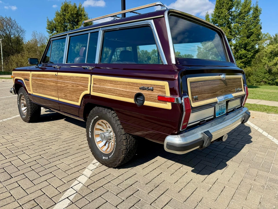 1987 Jeep SJ Grand Wagoneer - Image 17 of 31