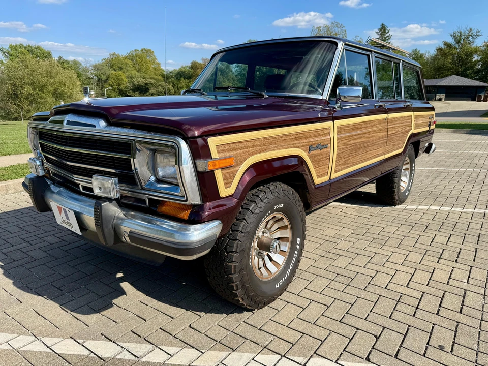 1987 Jeep SJ Grand Wagoneer - Image 12 of 31