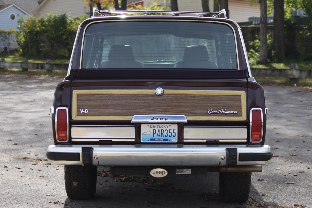 1987 Jeep SJ Grand Wagoneer - Image 5 of 31