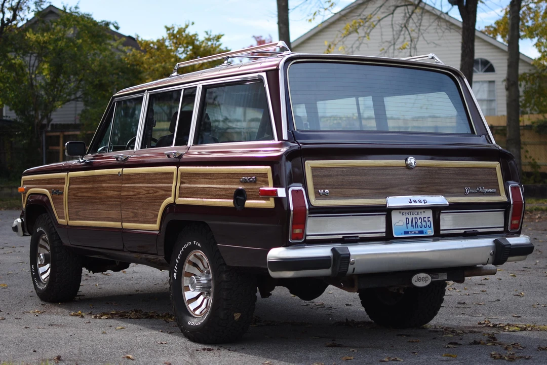 1987 Jeep SJ Grand Wagoneer - Image 4 of 31