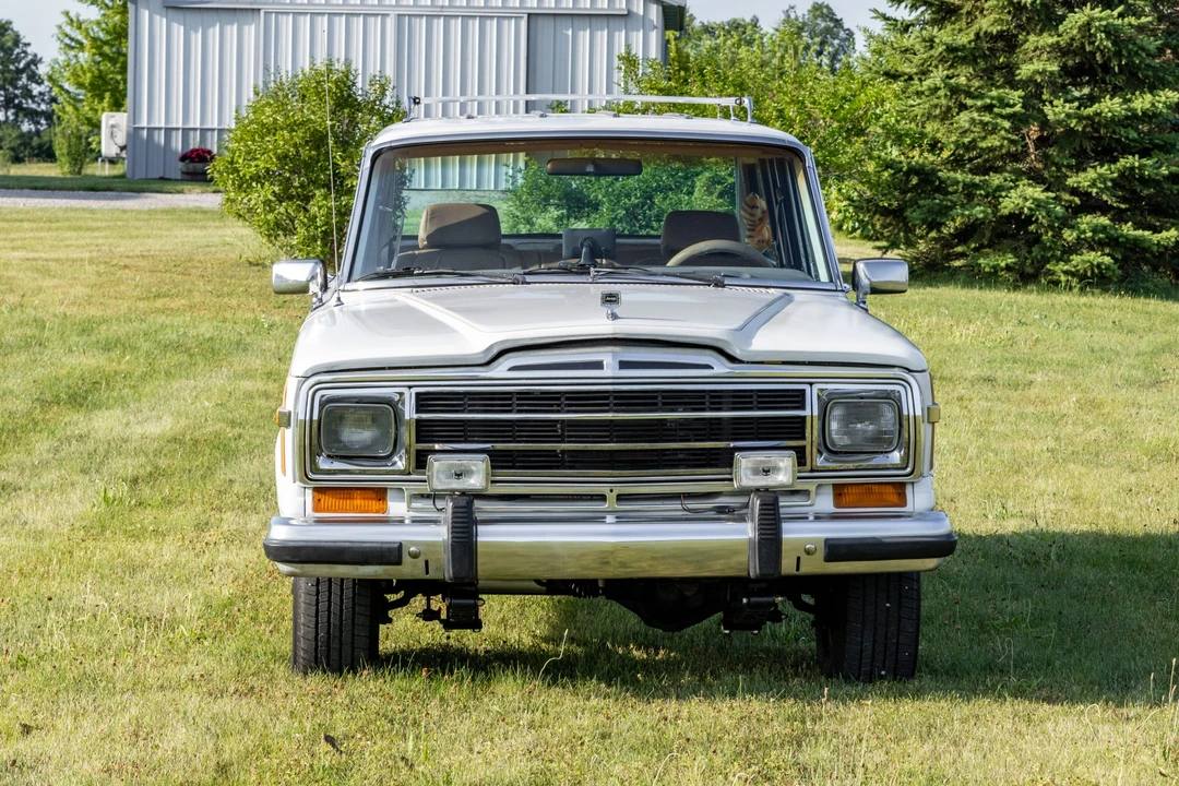 1987 Jeep SJ Grand Wagoneer - Image 10 of 31