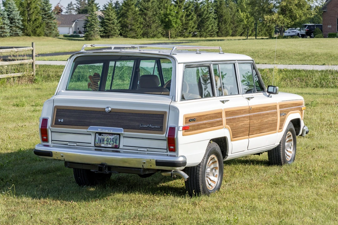 1987 Jeep SJ Grand Wagoneer - Image 7 of 31
