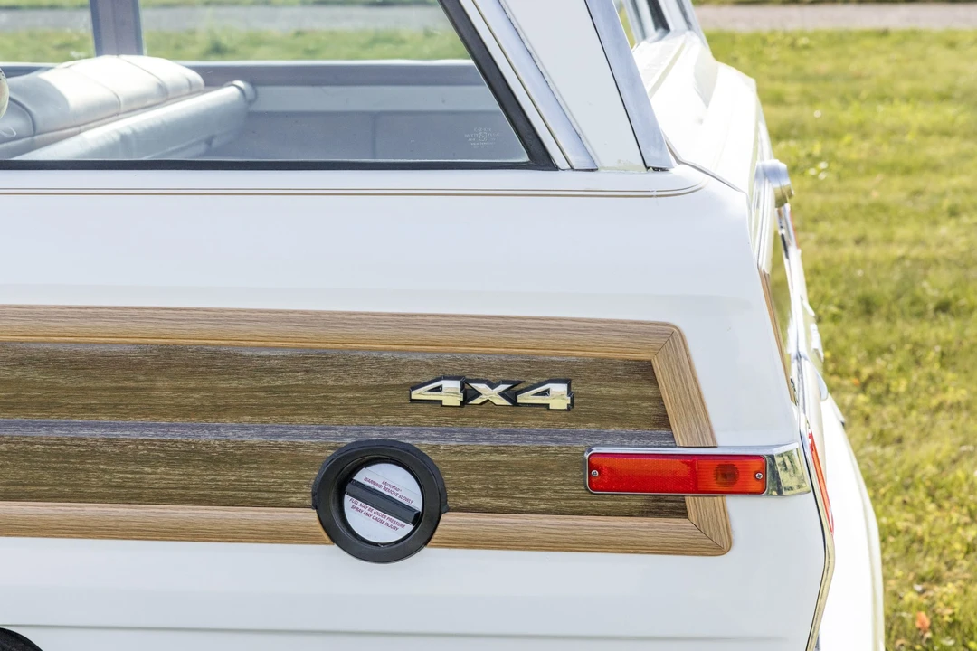 1987 Jeep SJ Grand Wagoneer - Image 24 of 31