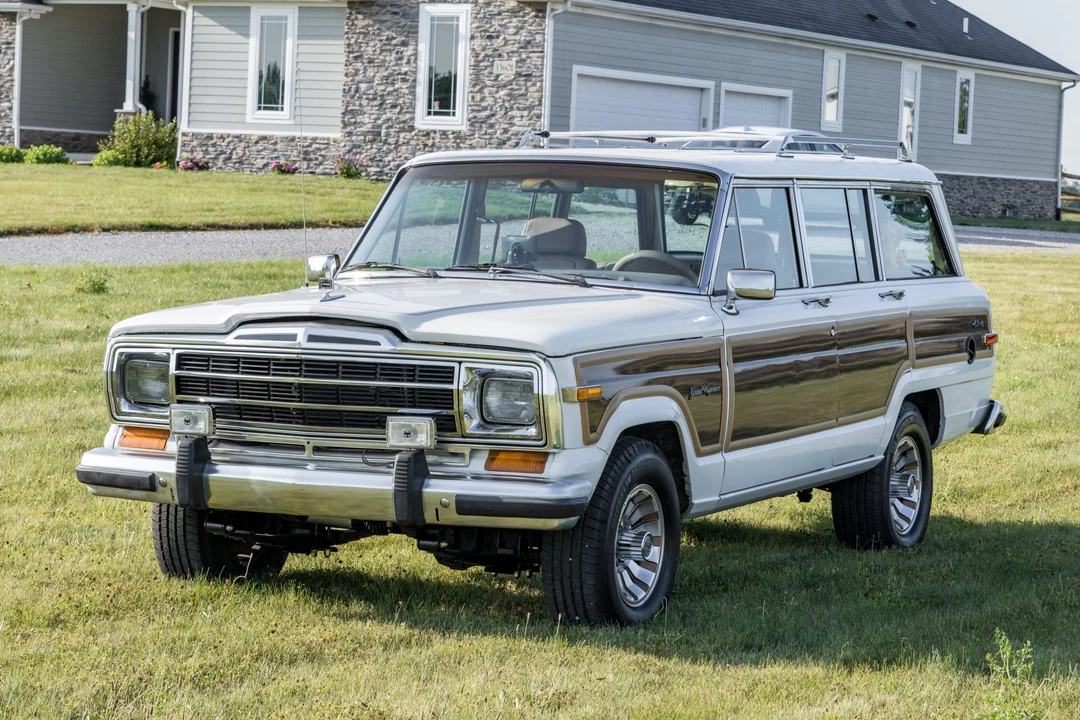 1987 Jeep SJ Grand Wagoneer - Image 3 of 31
