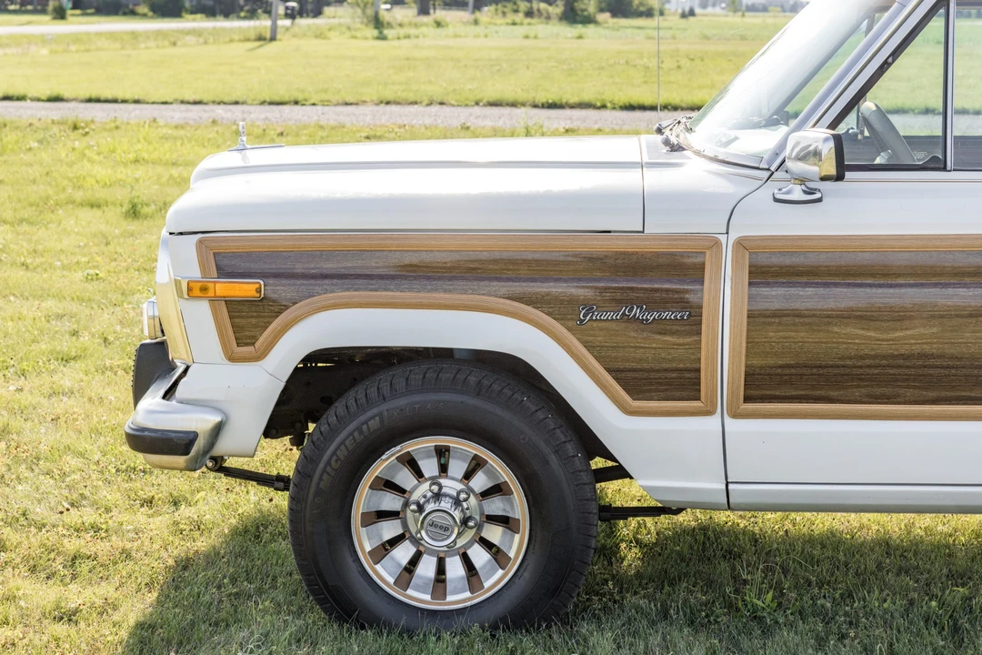 1987 Jeep SJ Grand Wagoneer - Image 16 of 31