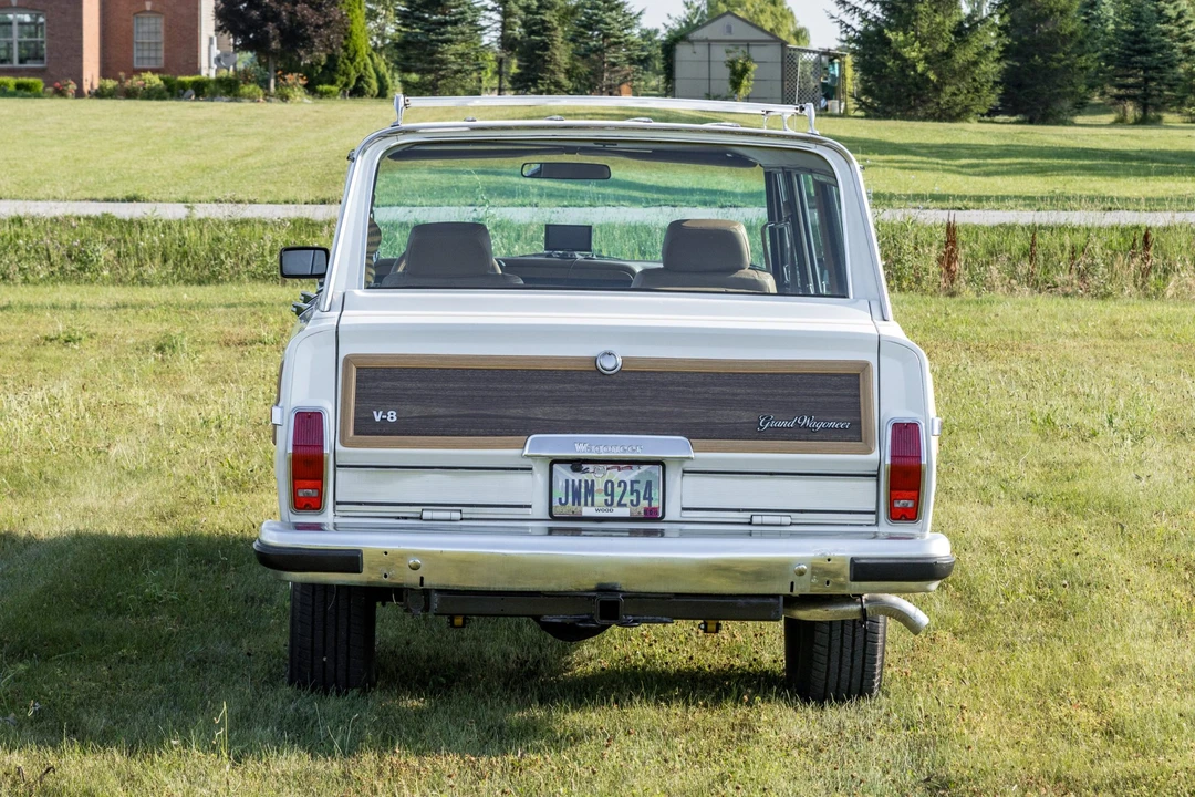 1987 Jeep SJ Grand Wagoneer - Image 6 of 31