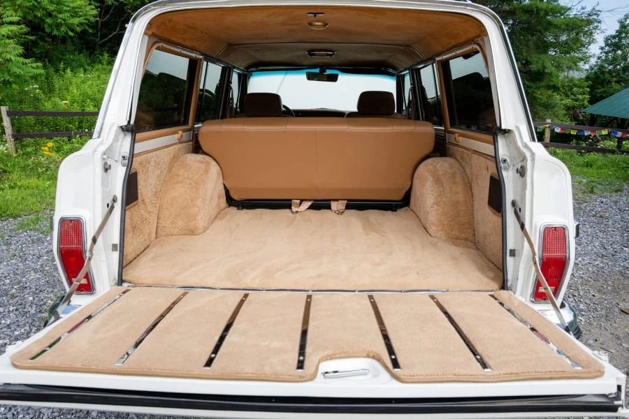 1987 Jeep SJ Grand Wagoneer - Image 8 of 19