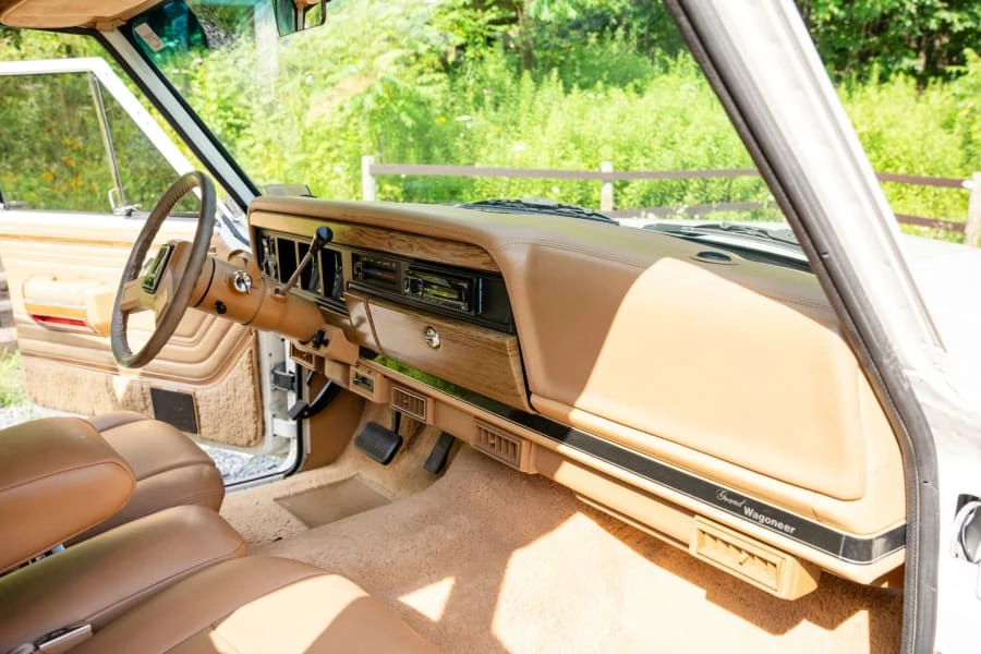 1987 Jeep SJ Grand Wagoneer - Image 5 of 19