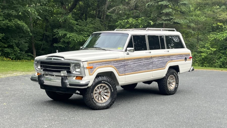 1987 Jeep SJ Grand Wagoneer - Image 4 of 19