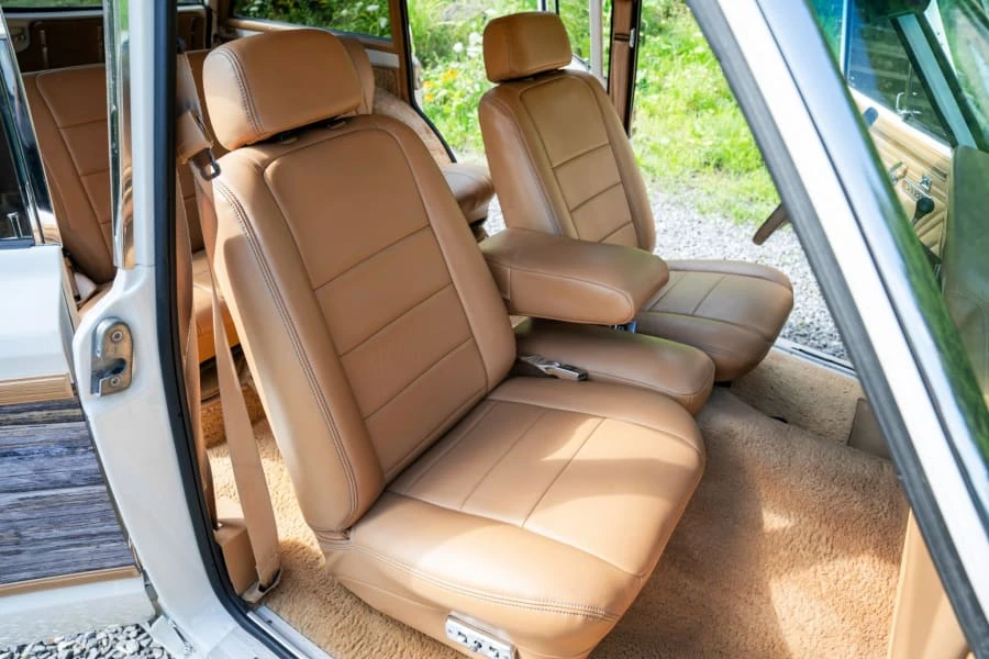 1987 Jeep SJ Grand Wagoneer - Image 9 of 19