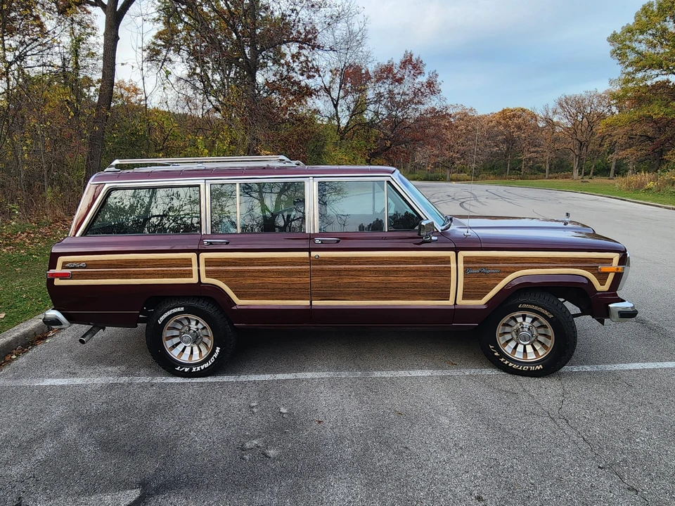 1987 Jeep SJ Grand Wagoneer - Image 16 of 31