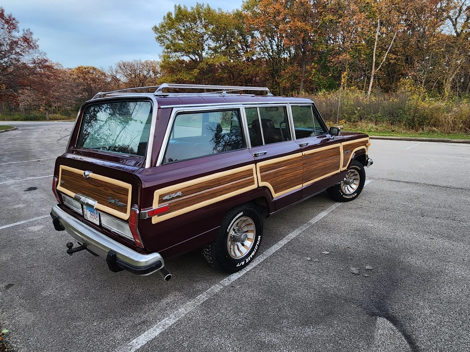 1987 Jeep SJ Grand Wagoneer - Image 19 of 31