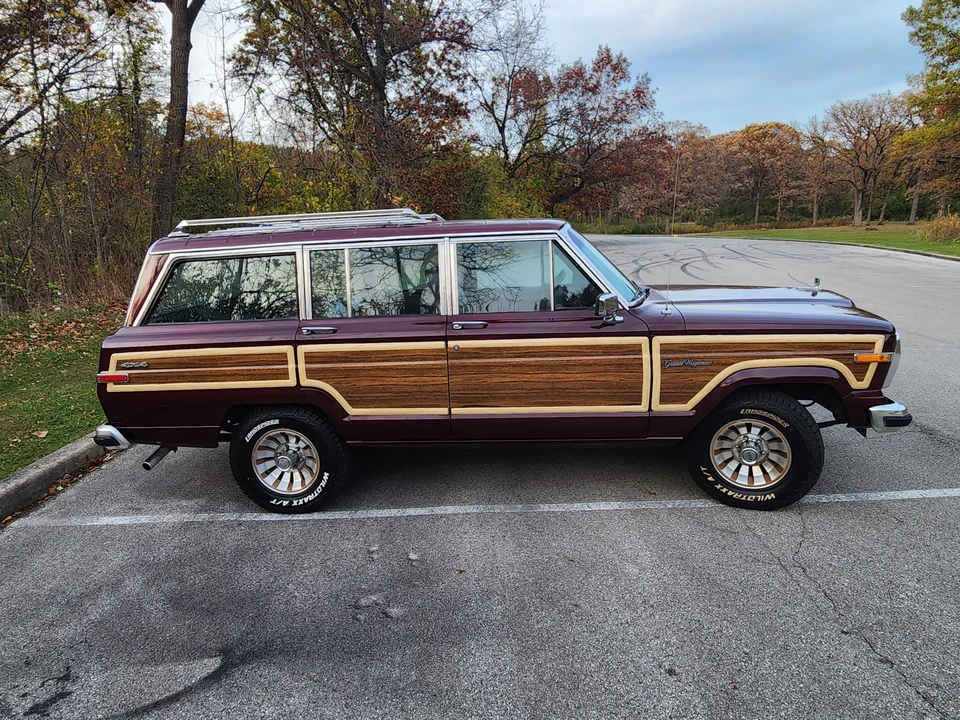 1987 Jeep SJ Grand Wagoneer - Image 15 of 31