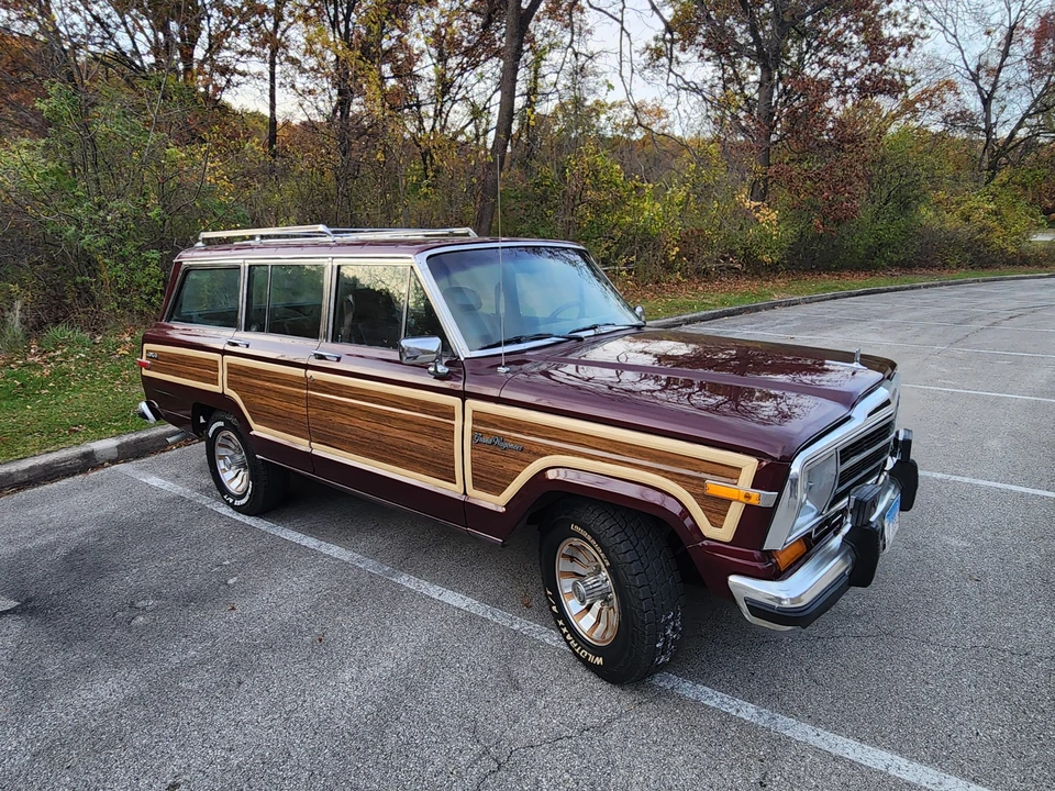 1987 Jeep SJ Grand Wagoneer - Image 11 of 31
