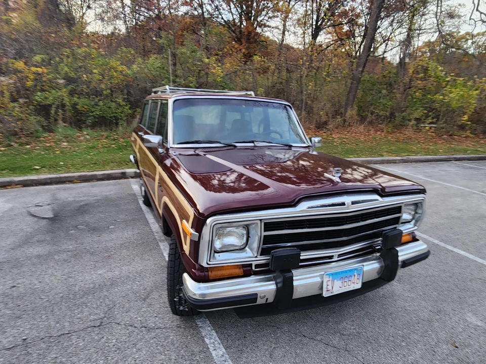 1987 Jeep SJ Grand Wagoneer - Image 7 of 31