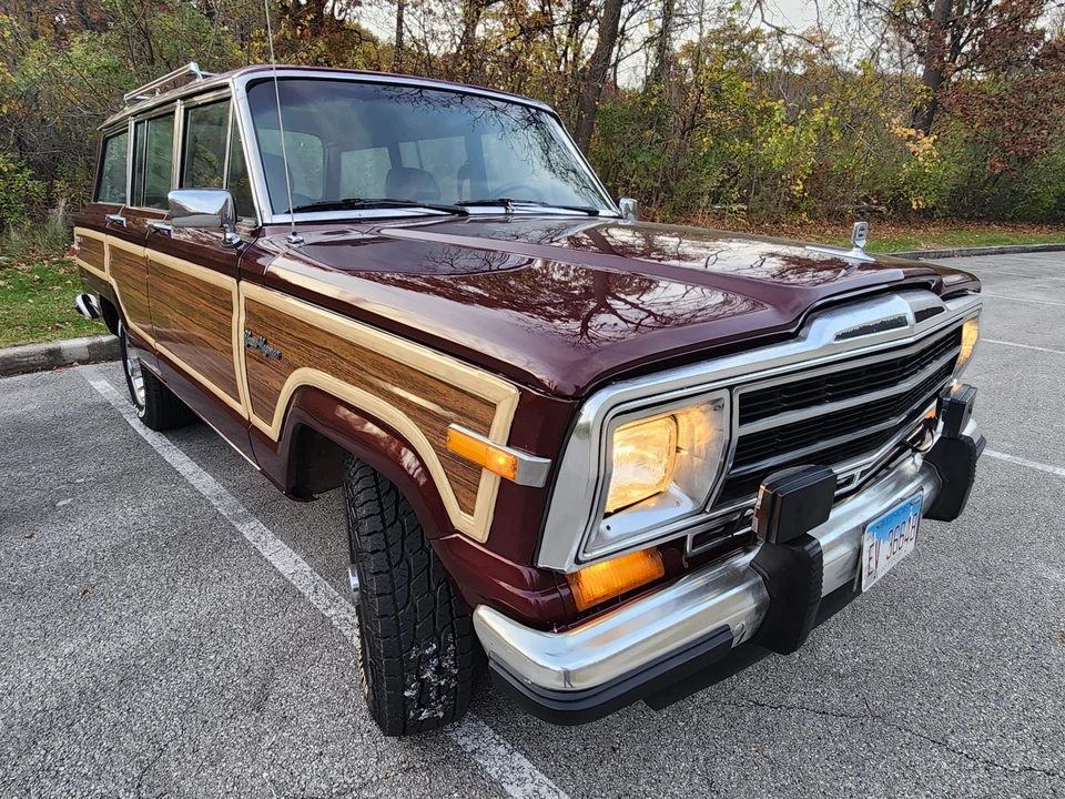 1987 Jeep SJ Grand Wagoneer - Image 9 of 31