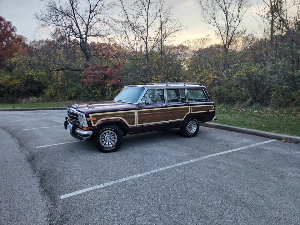 1987 Jeep SJ Grand Wagoneer - Image 25 of 31