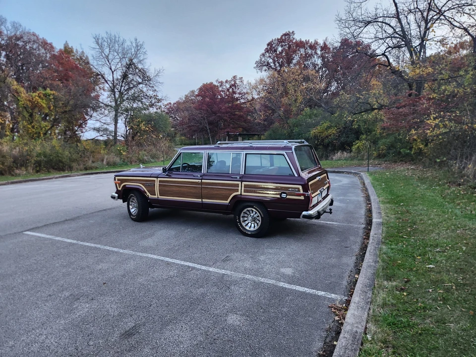 1987 Jeep SJ Grand Wagoneer - Image 23 of 31