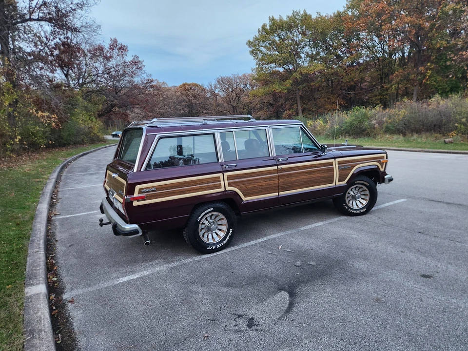 1987 Jeep SJ Grand Wagoneer - Image 17 of 31