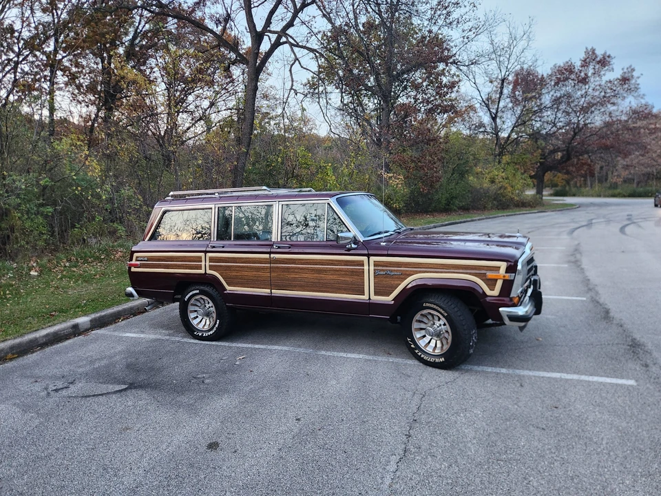 1987 Jeep SJ Grand Wagoneer - Image 14 of 31