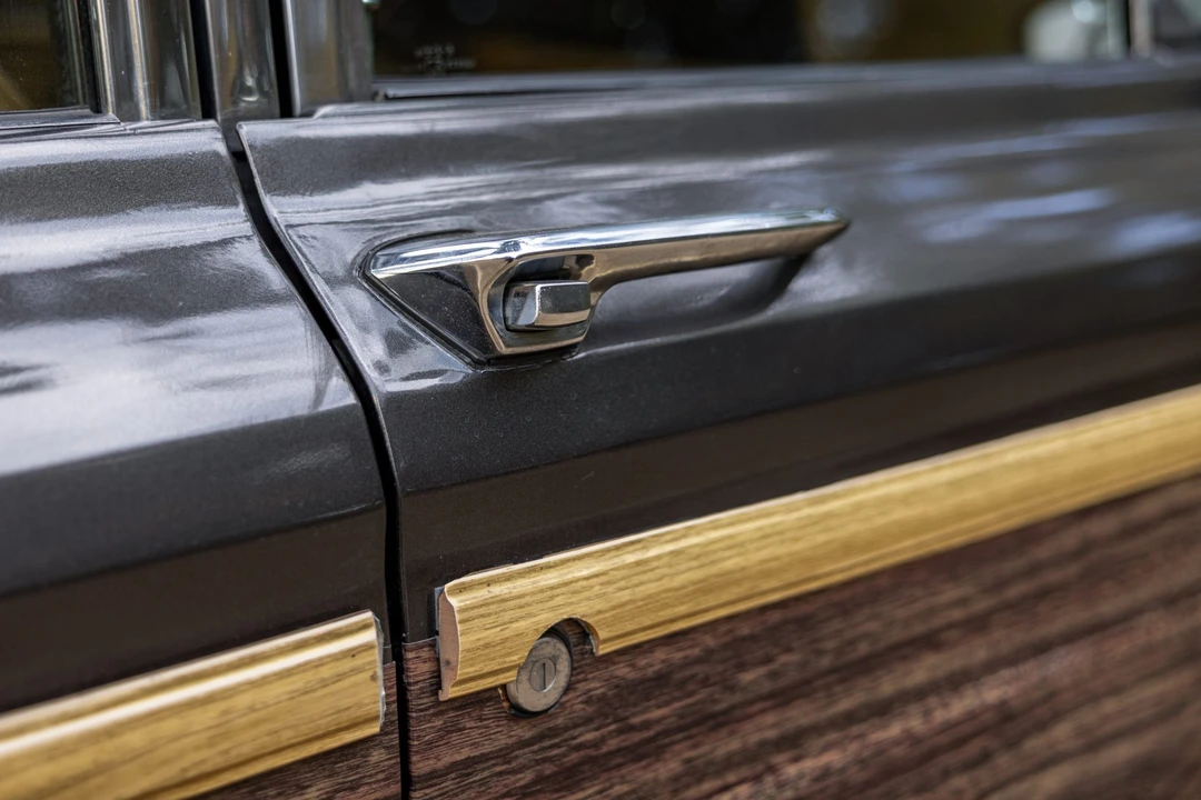 1987 Jeep SJ Grand Wagoneer - Image 23 of 31