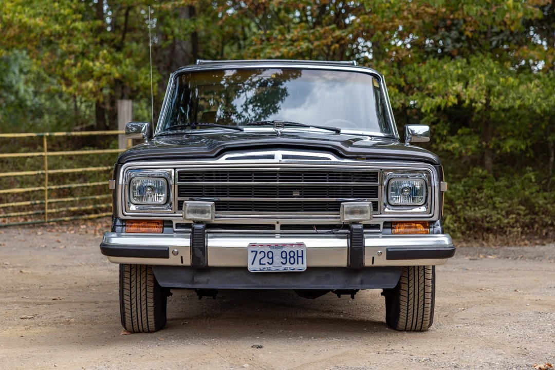 1987 Jeep SJ Grand Wagoneer - Image 3 of 31