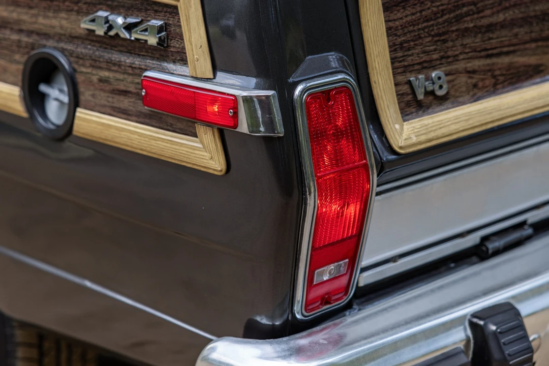 1987 Jeep SJ Grand Wagoneer - Image 19 of 31