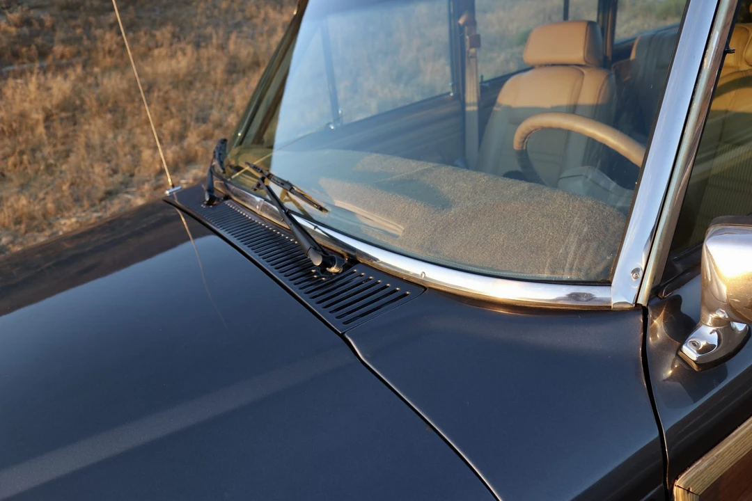 1987 Jeep SJ Grand Wagoneer - Image 27 of 31