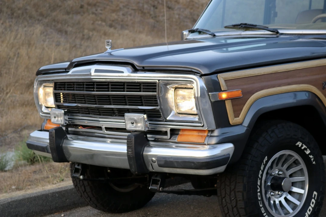 1987 Jeep SJ Grand Wagoneer - Image 19 of 31