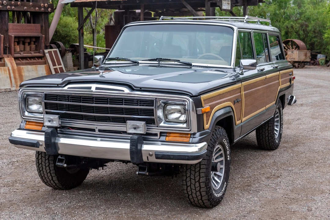 1987 Jeep SJ Grand Wagoneer - Image 3 of 31